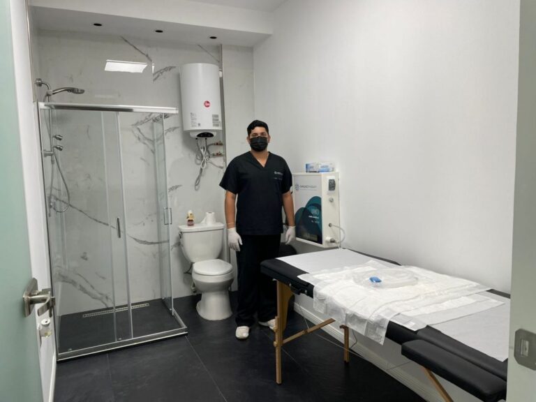 Tratamiento de hidroterapia de colon